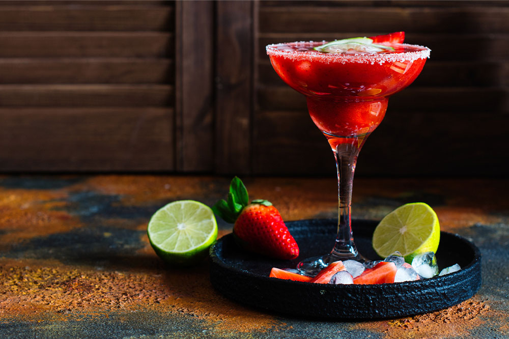 Simple and Delicious Cocktail Recipes: Pina Colada and Margarita Variations