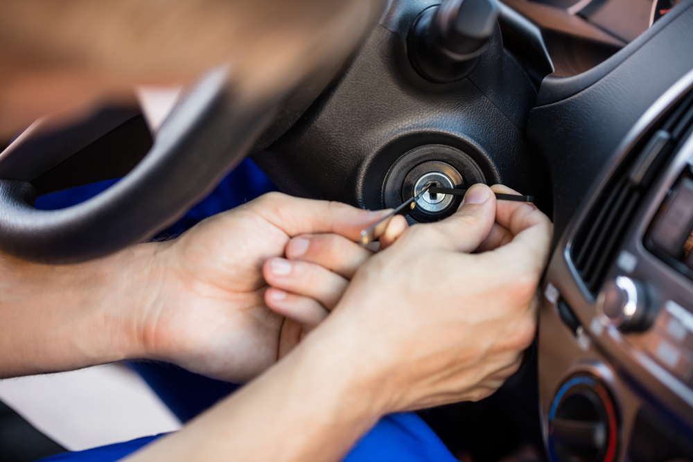 Essential Tips Before Hiring a Car Locksmith