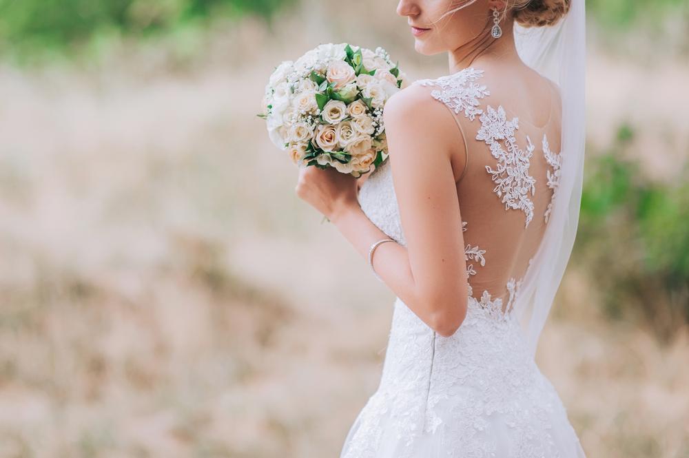 Essential Guidelines for Purchasing Your Wedding Dress Online