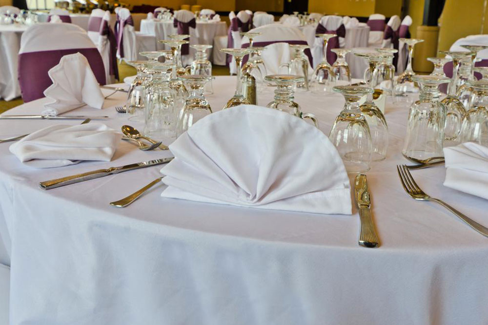 Guide to Selecting Perfect Banquet Tables for Your Event