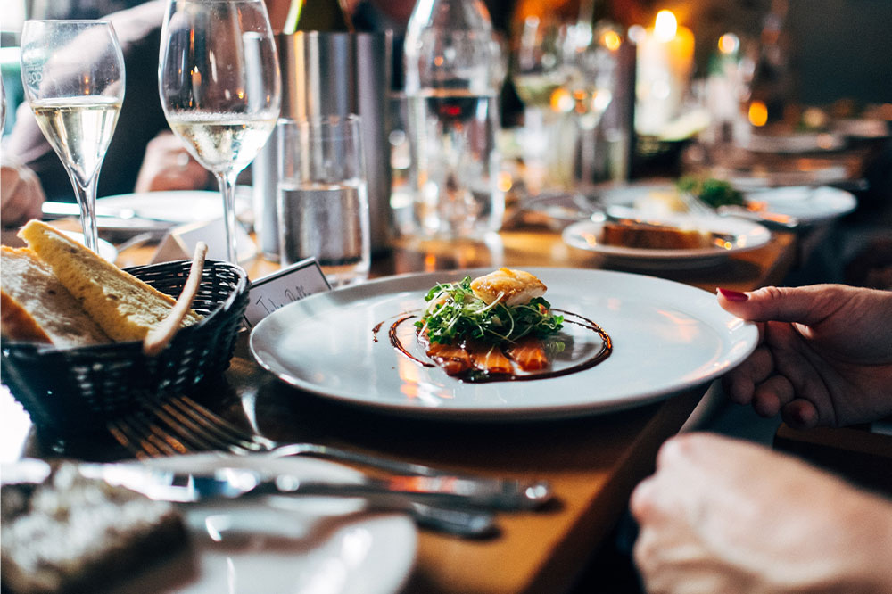 Smart Strategies to Cut Costs When Eating Out