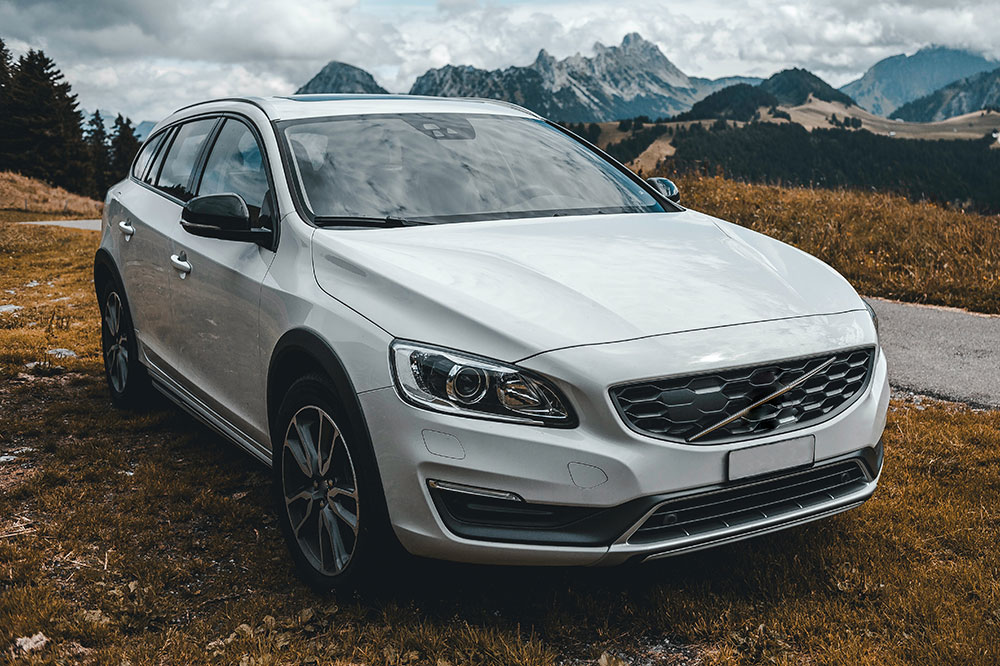 Elegant and Dynamic: The Volvo C70's Signature Features