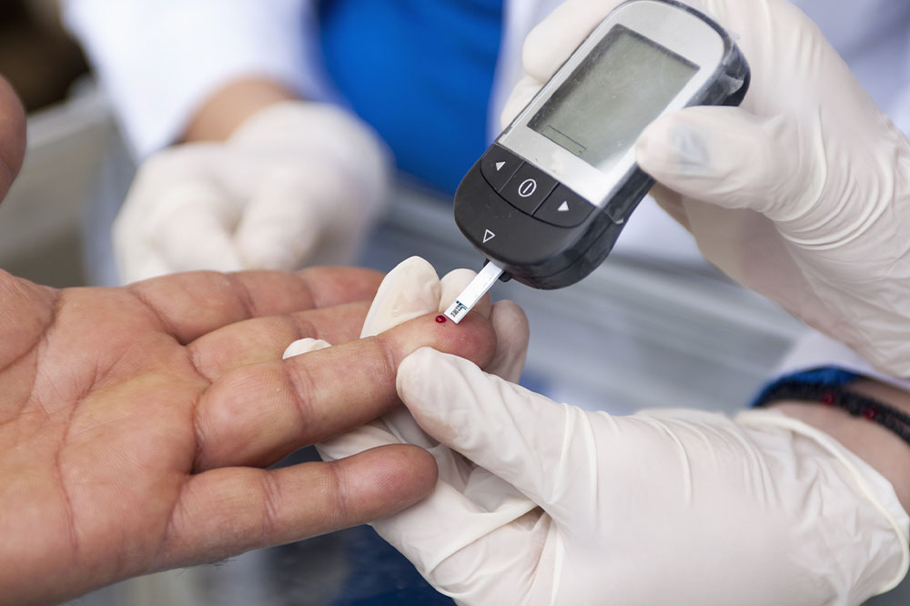 Choosing the Right Blood Glucose Monitoring Device