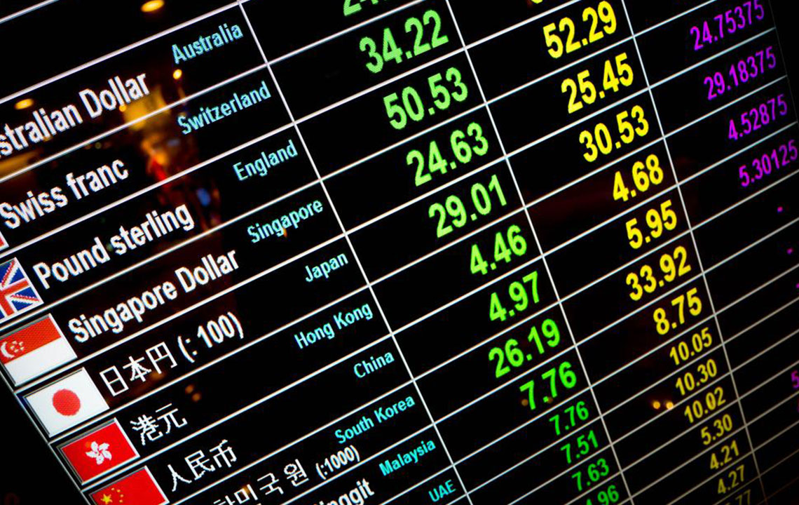 Advantages and Risks of International Currency Trading