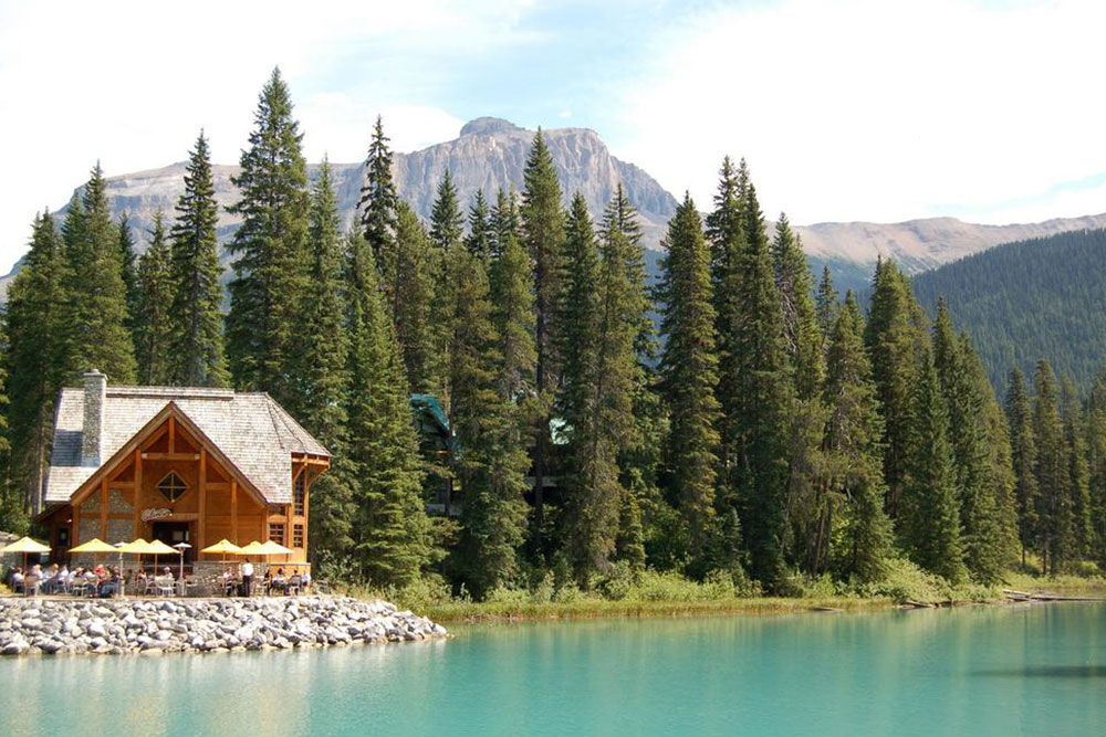 Discover 5 Exciting Canadian Rockies Vacation Adventures