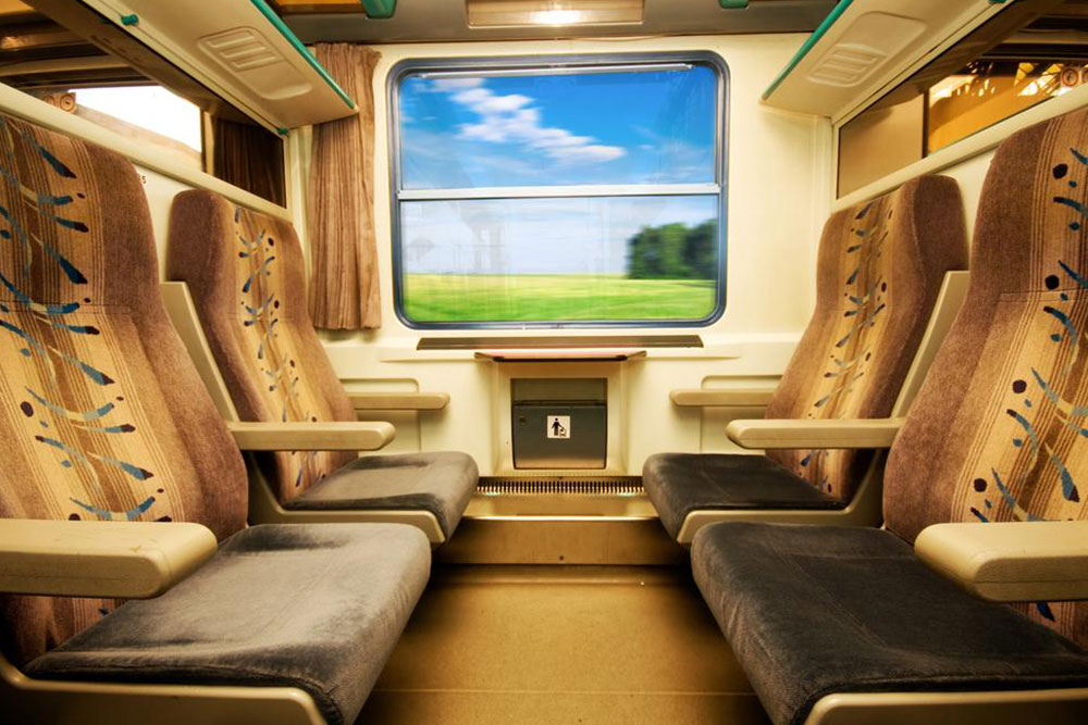 Discover the Top Reasons to Experience a Luxury Train Journey Now