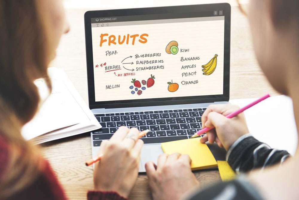Advantages of Purchasing Groceries Online Over Traditional Store Visits