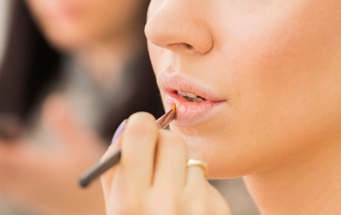 Top 4 Lip Glosses for a Stunning and Elegant Look