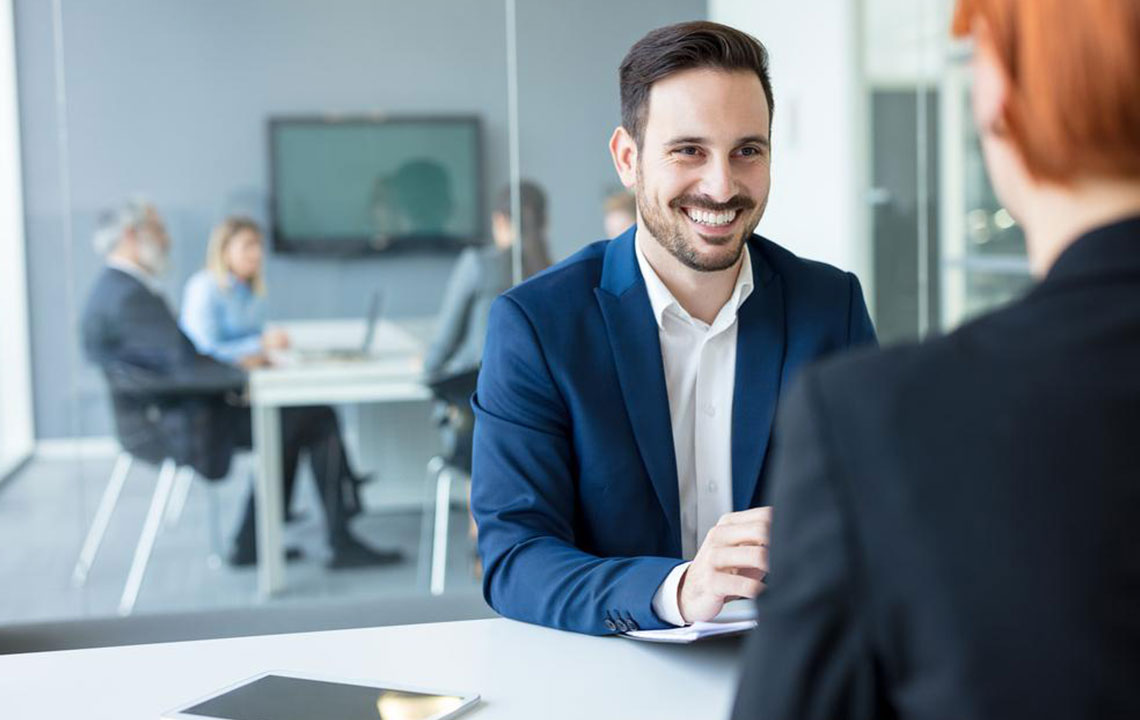 The Importance and Advantages of Hiring a Financial Consultant