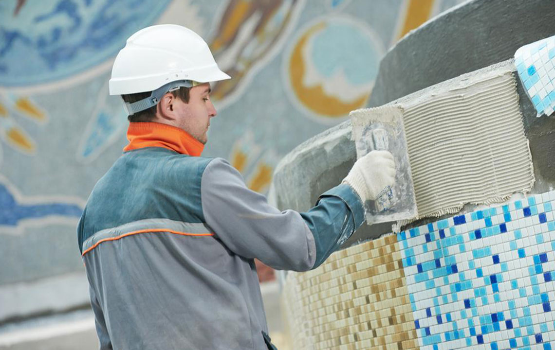 Top 4 Pitfalls to Avoid When Hiring a Pool Installation Expert