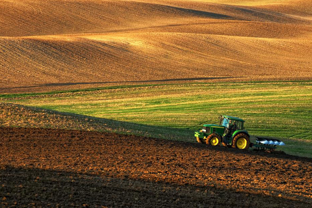 Comprehensive Guide to Operating and Maintaining Compact Tractors for Optimal Performance
