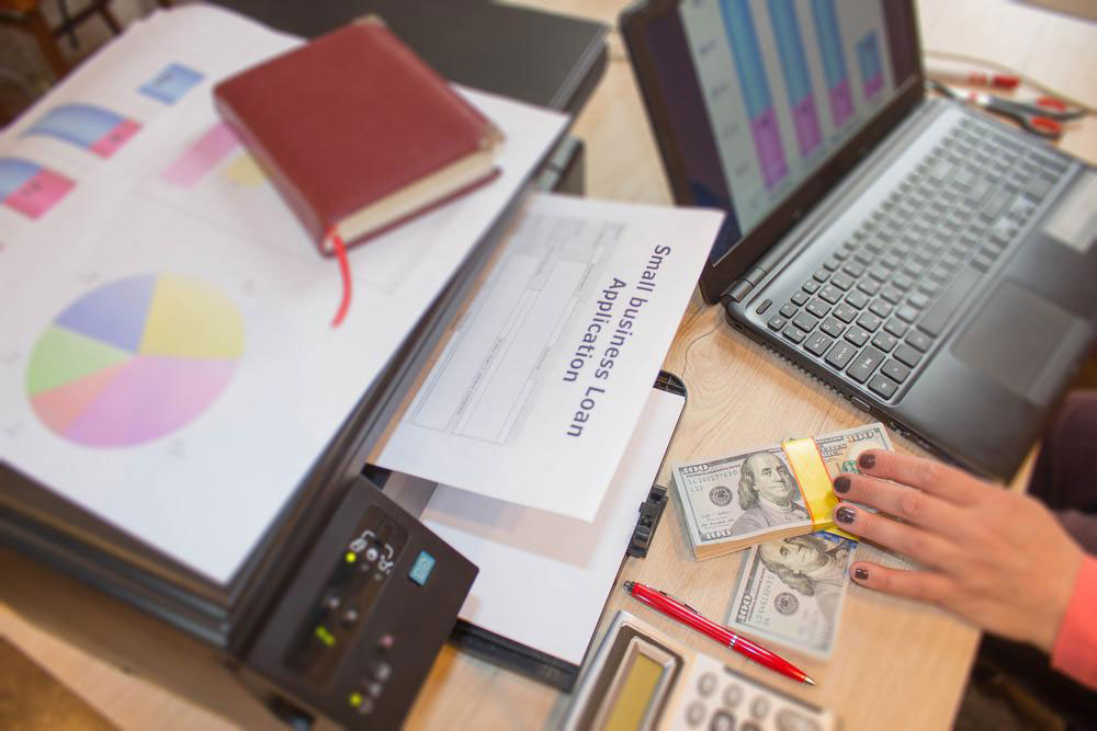 Advantages of Obtaining Small Business Loans
