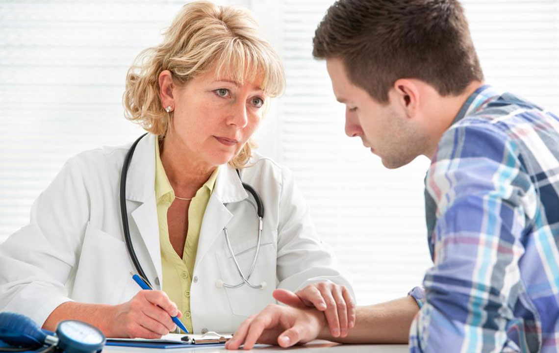 Comprehensive Guide to Managing HIV/AIDS: Treatments and Strategies