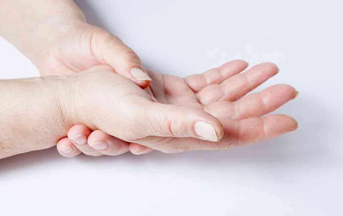 Comprehensive Guide to Recognizing Fibromyalgia Symptoms