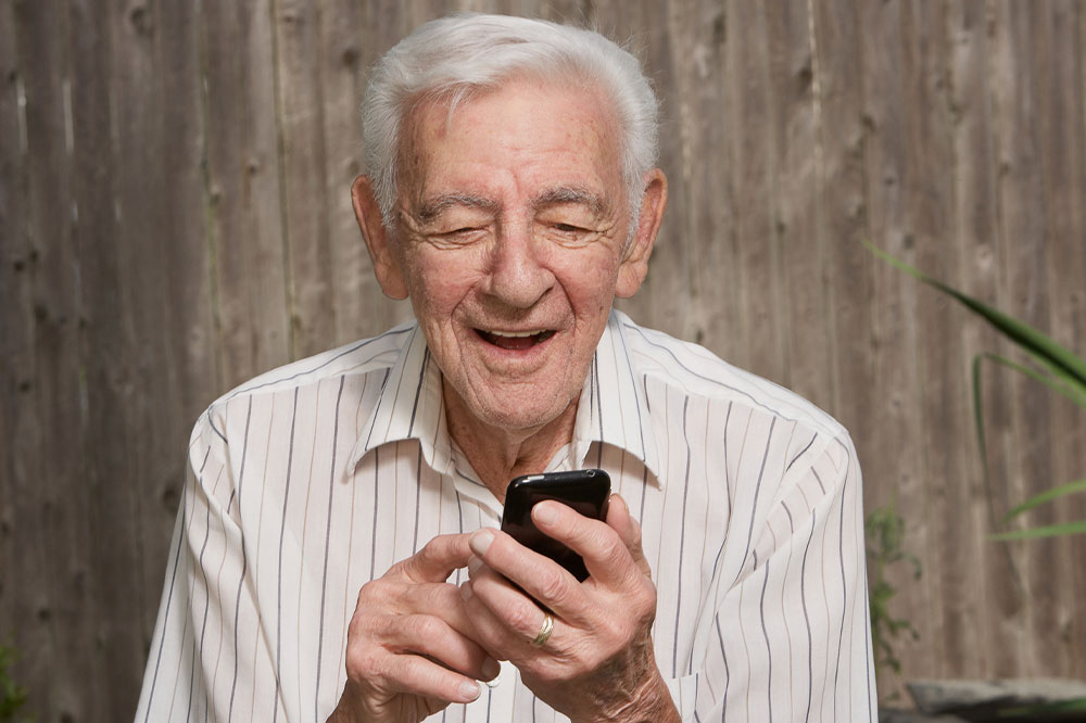 Essential Tips for Choosing the Perfect Senior Mobile Phones