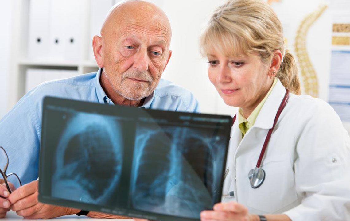 Understanding Pneumonia: Signs, Diagnosis, and Treatment Approaches