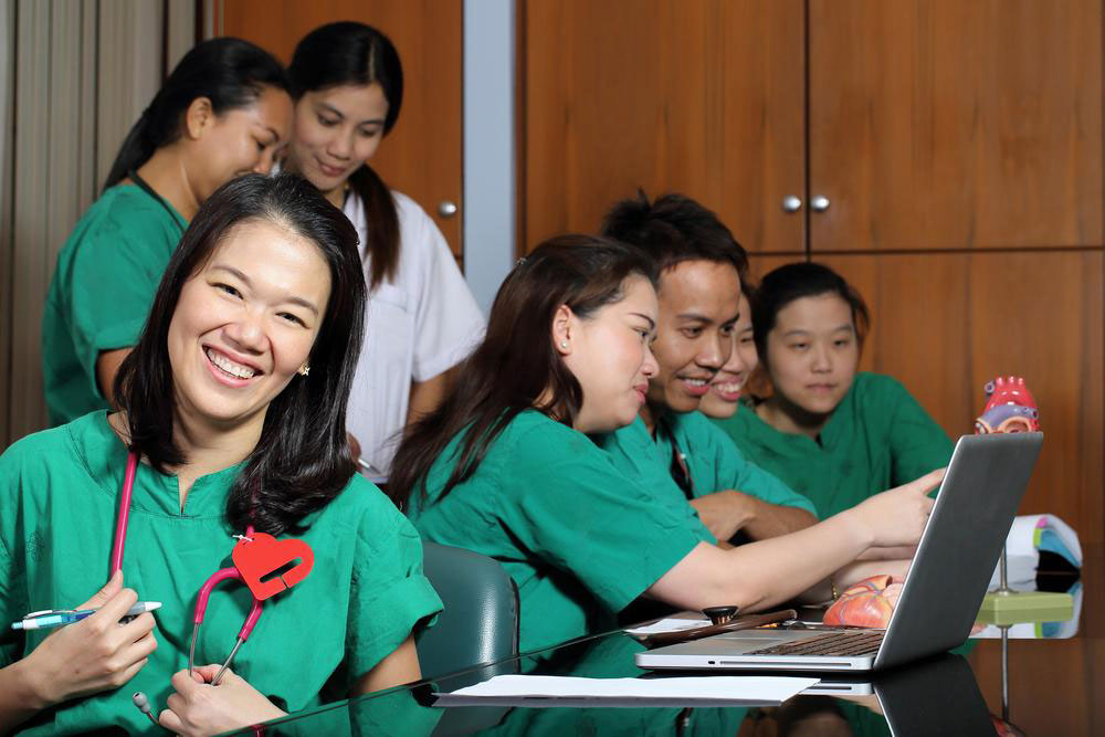Advantages of Enrolling in Online RN to BSN Programs Over Traditional Options