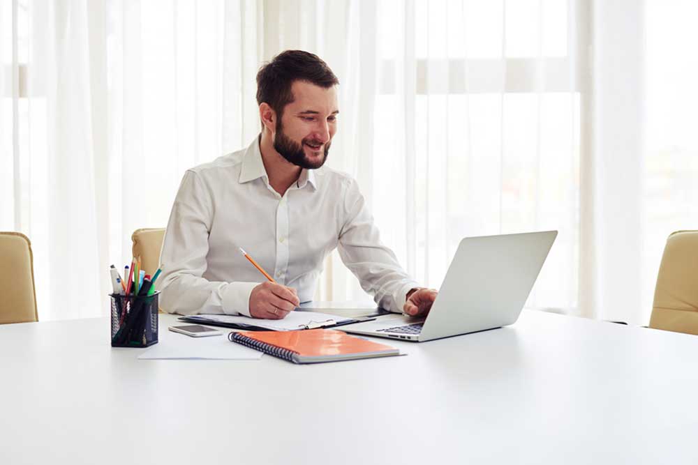 Top 5 Online Accredited Colleges for Journalism Degrees