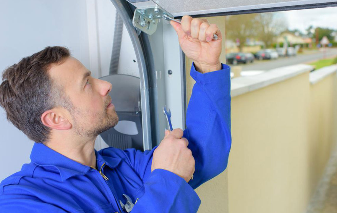 Comprehensive Guide to Finding Reliable Garage Door Repair Services in Your Area