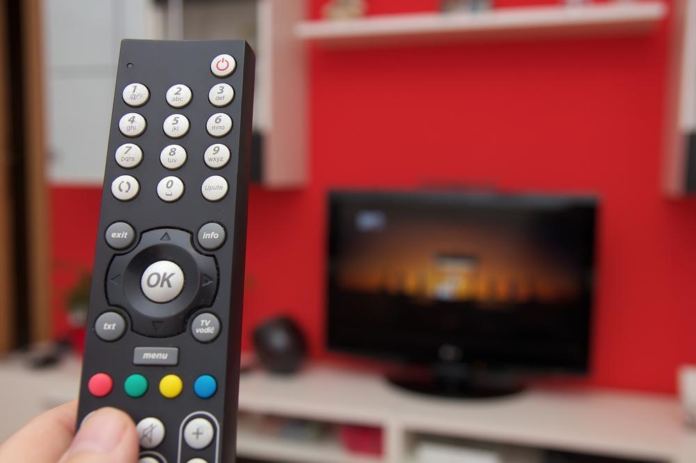 Advantages and Disadvantages of Cable Television