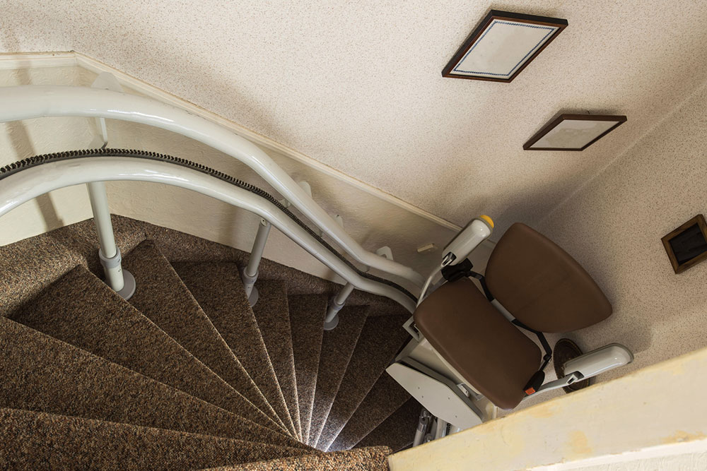 Essential Tips for Selecting the Perfect Stair Lift for Elderly Individuals