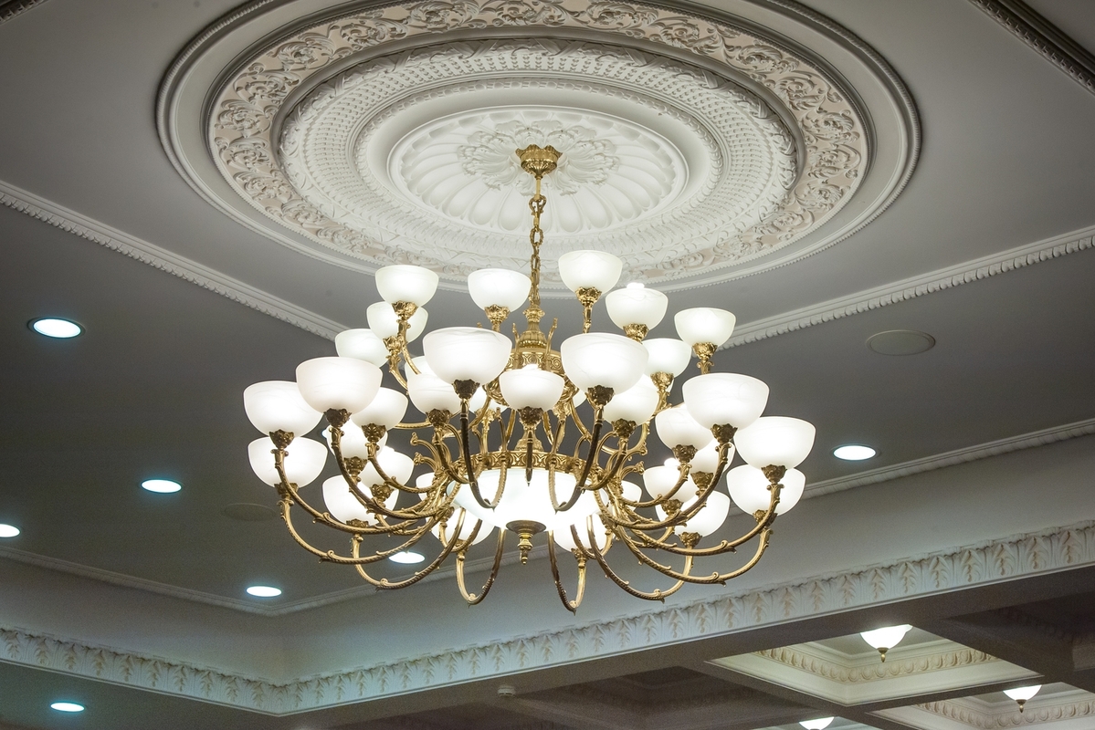 Budget-Friendly Chandelier Choices in Nassau