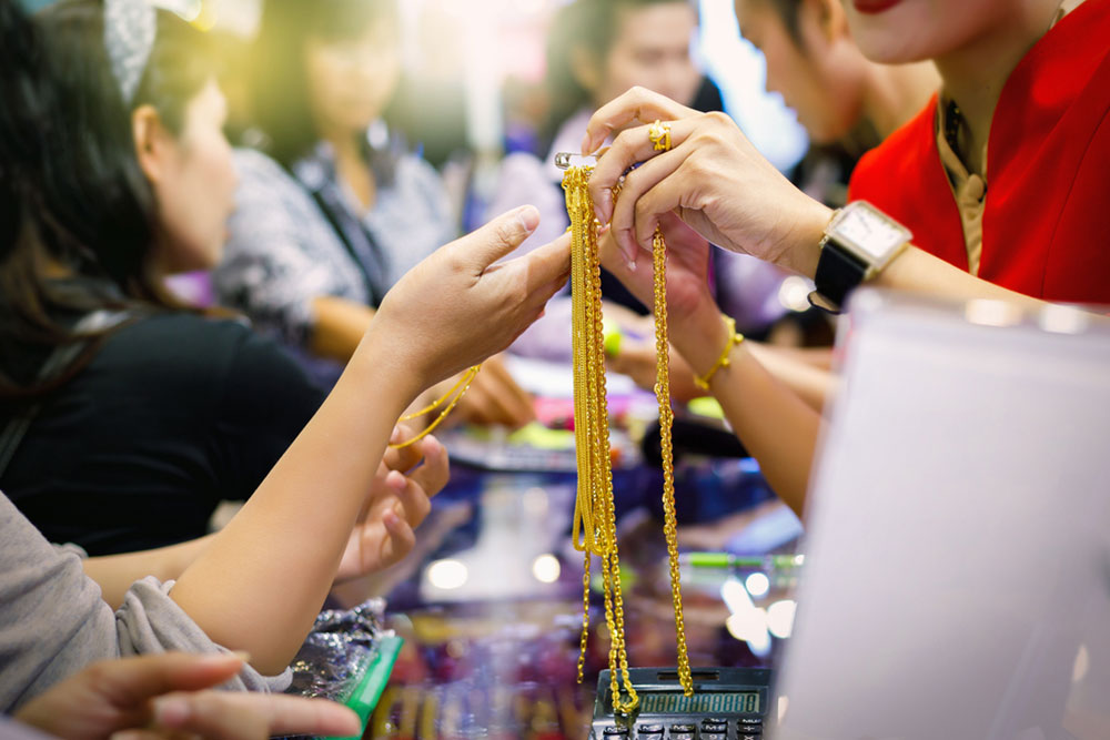 Essential Guide to Selling Gold Jewelry Safely and Profitably
