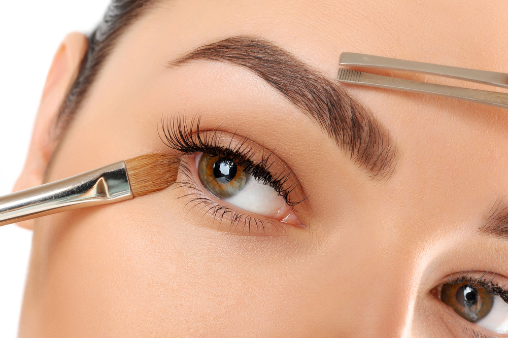 Complete Guide to Eyebrow Makeup: Tips and Techniques for a Flawless Look