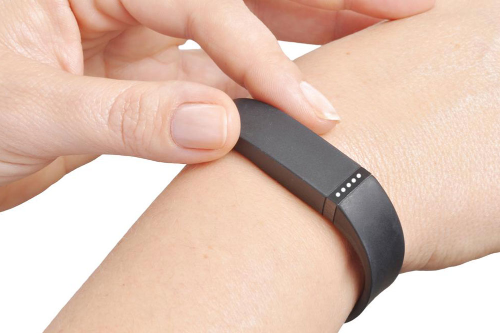 Comprehensive Review of Fitbit Charge 2: Your Ultimate Fitness Companion
