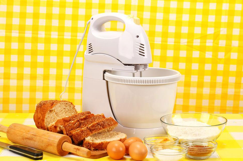 Essential Guide to KitchenAid Stand Mixers: Types and Features