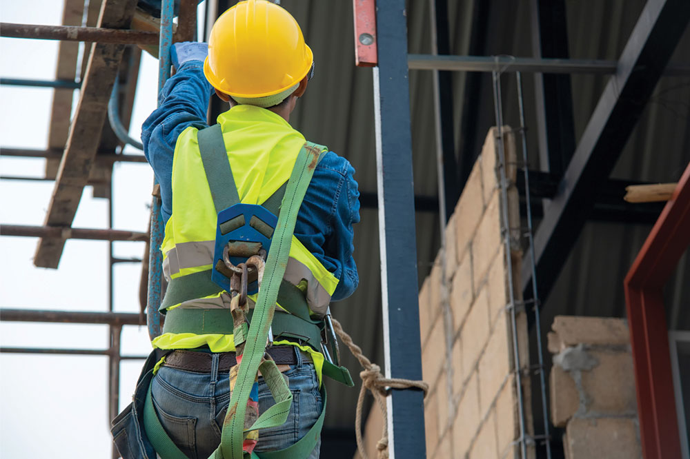 Common Hazards of Using a Fall Protection Harness Kit
