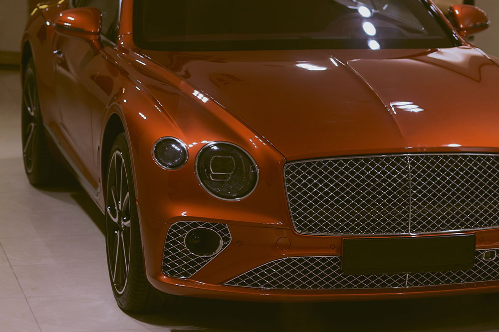Luxury and Power Unveiled: The Bentley Arnage Sedan’s Distinctive Features