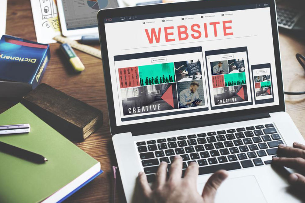 Advantages of Using a Website Builder for Small Enterprises
