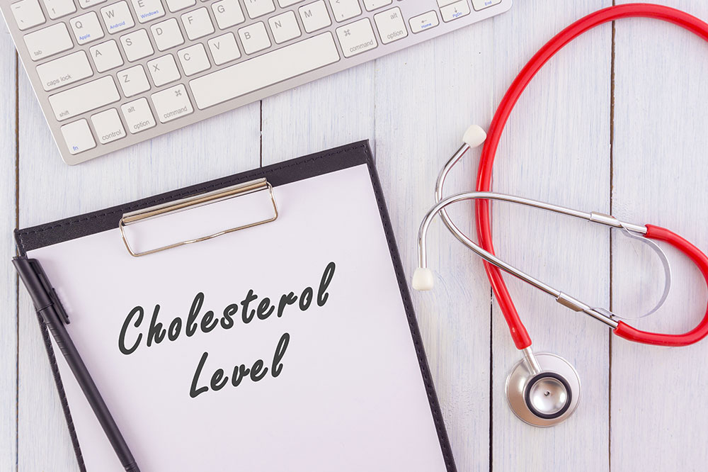 Effective Strategies to Reduce Cholesterol Naturally and Medically