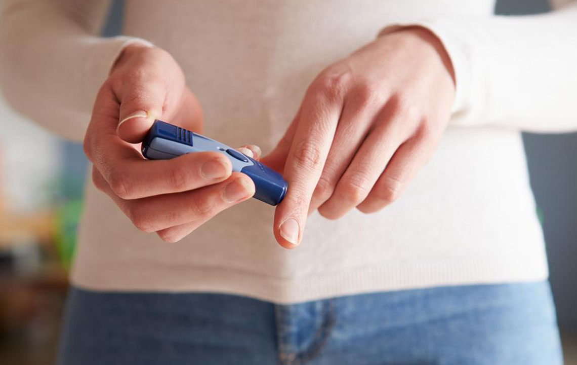 Understanding Hypoglycemia: Signs and Management Strategies