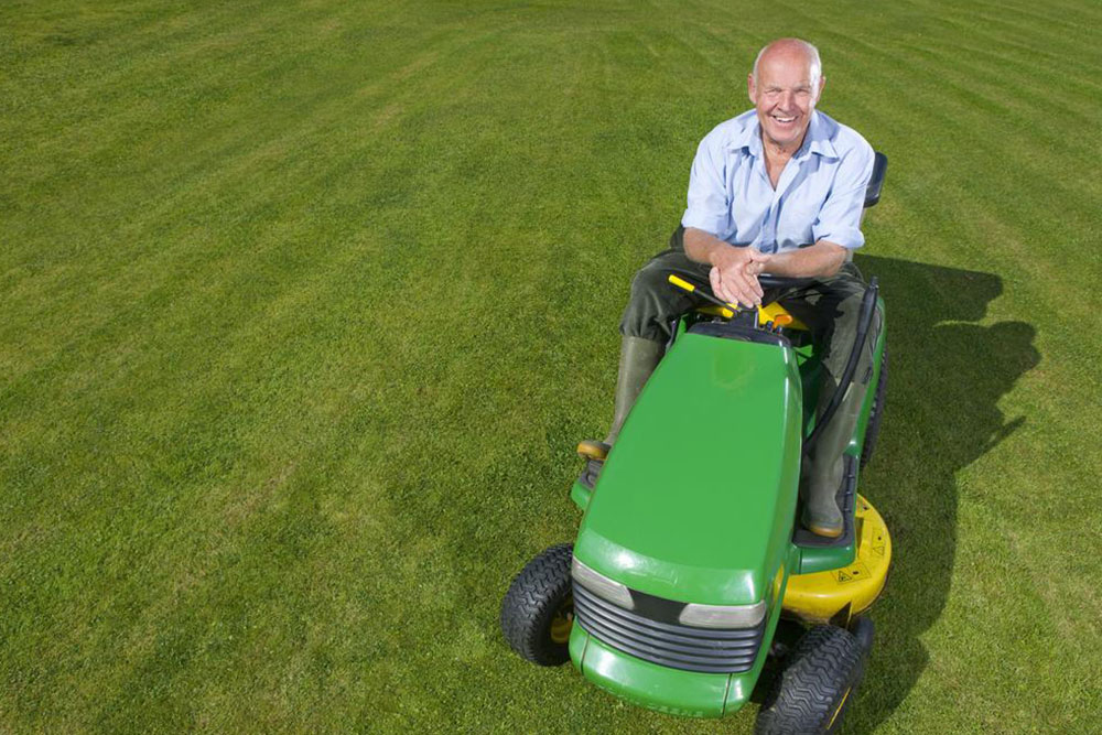 Tracing the Legacy of John Deere Lawn Mowers