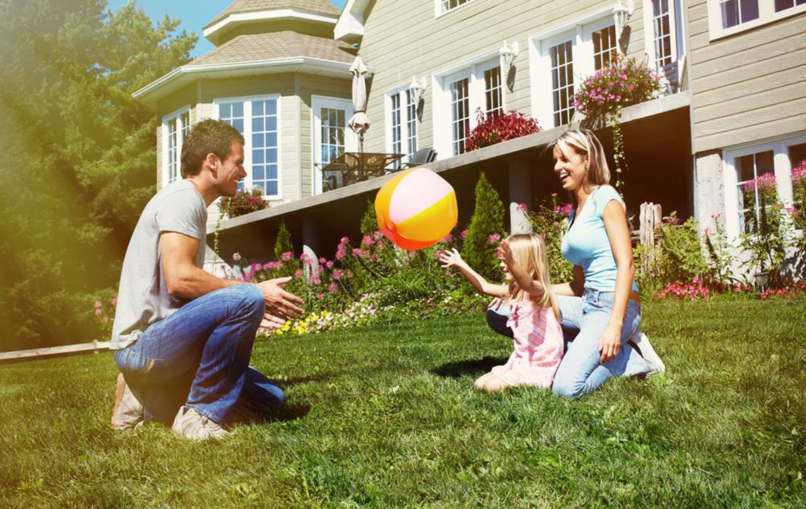 Essential Guidelines for Selecting Effective Family Health Coverage