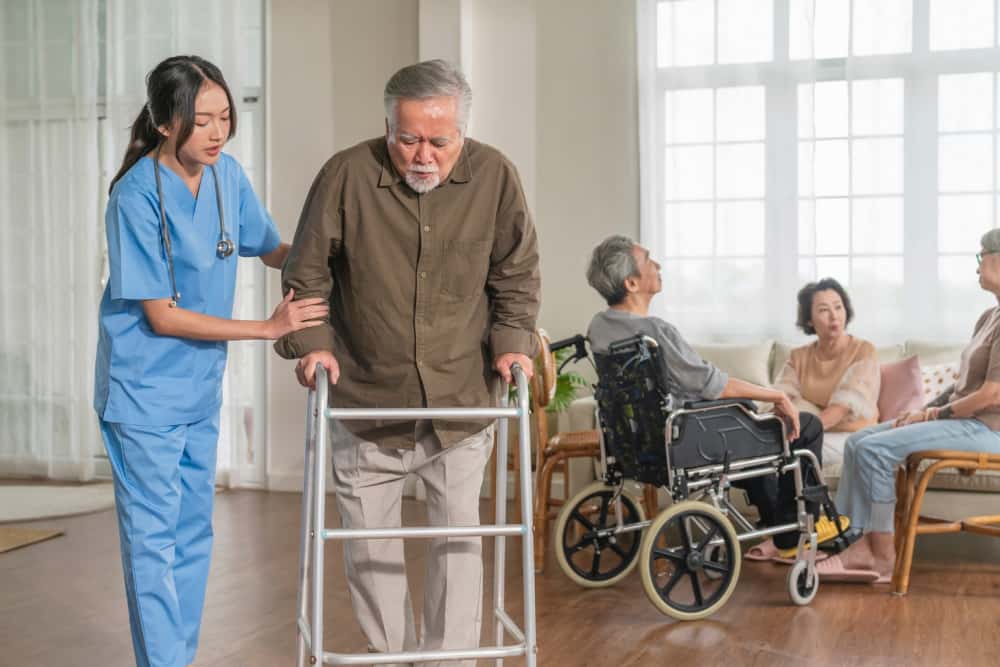 Guide to Selecting the Perfect Senior Daycare Facility