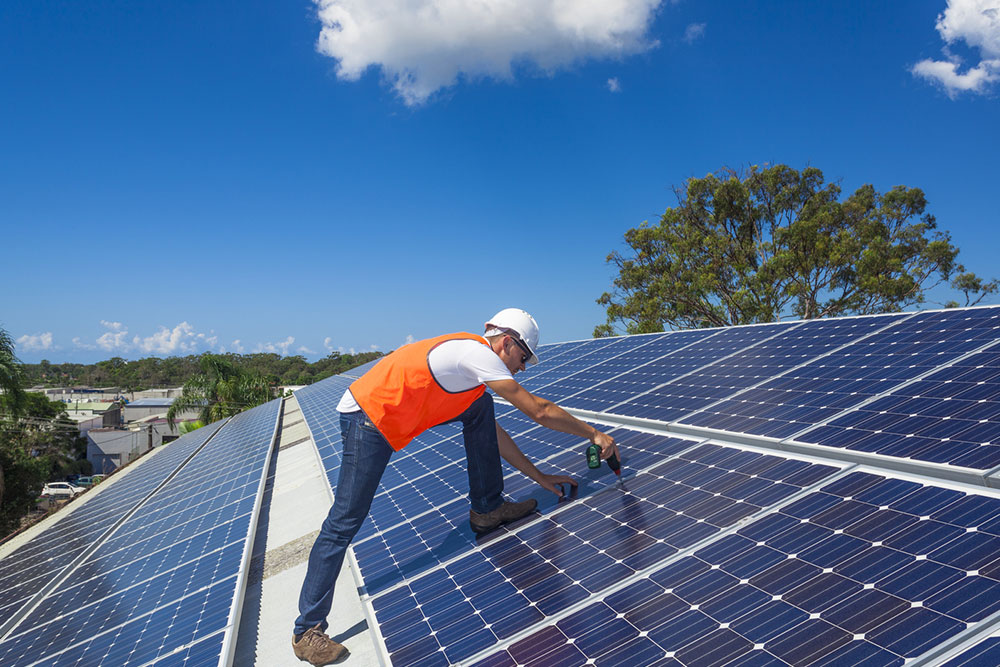 In-Depth Guide to Solar Panel Technologies and Their Practical Applications