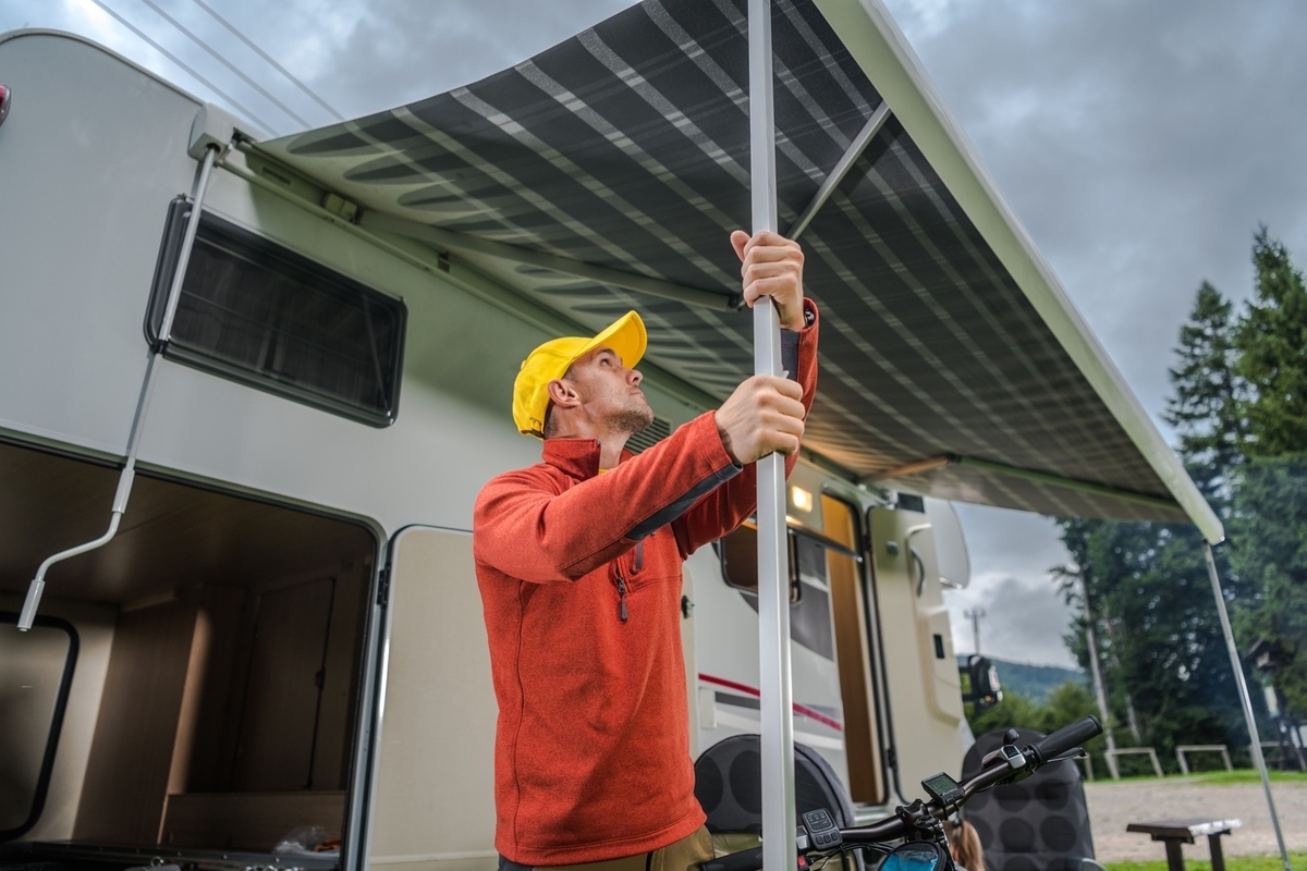 Ultimate Guide to Retractable Shade Solutions