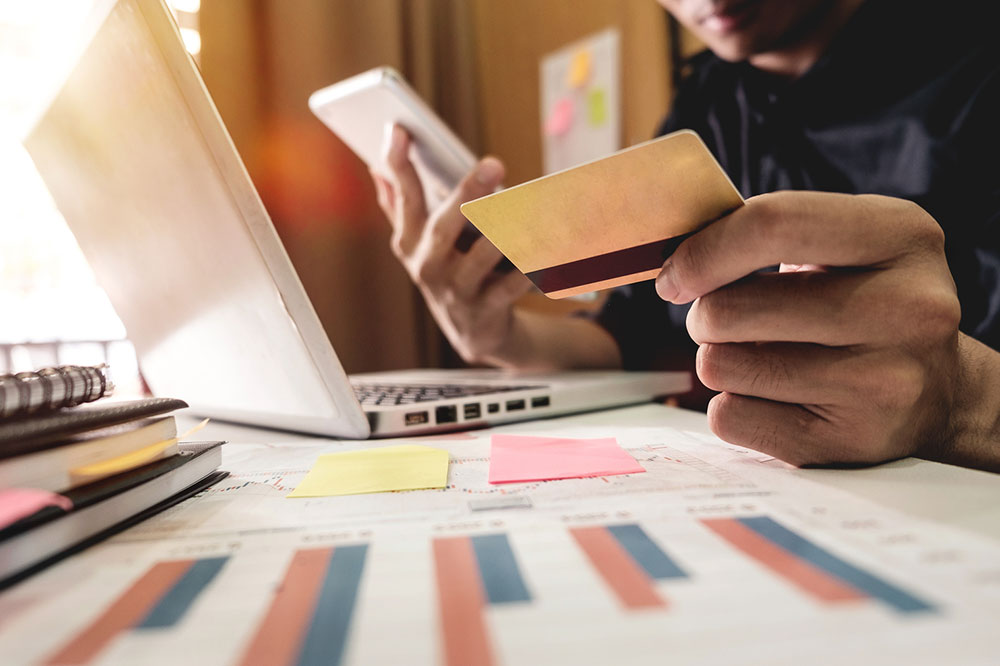 Choosing the Perfect eCommerce Platform: 4 Essential Features You Must Consider