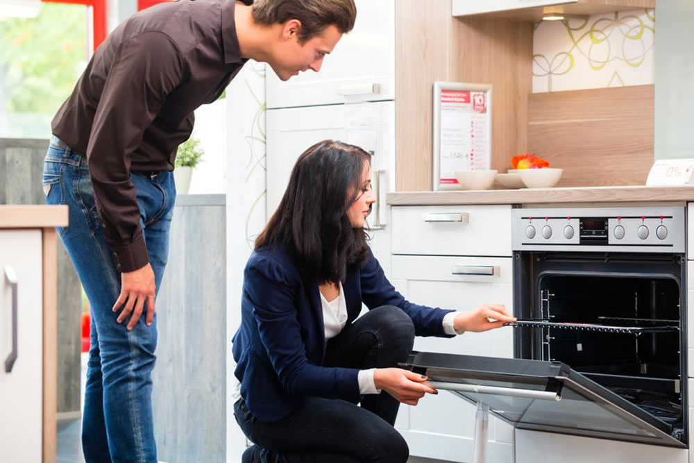 Reviving Kitchen Spaces with Chic Island Designs