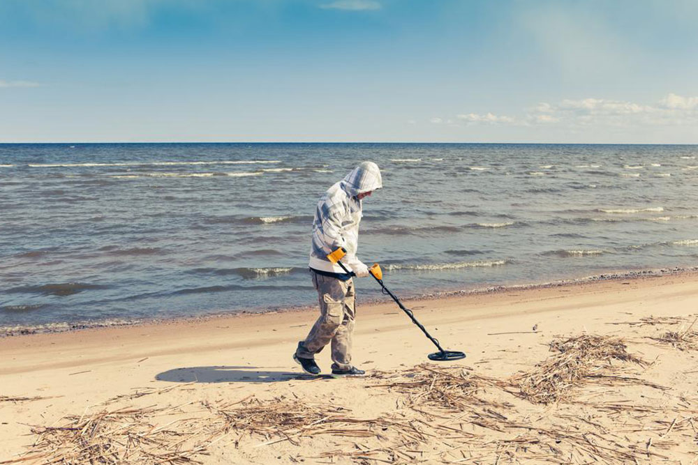 Understanding How Metal Detectors Find Hidden Metallic Objects: A Comprehensive Guide