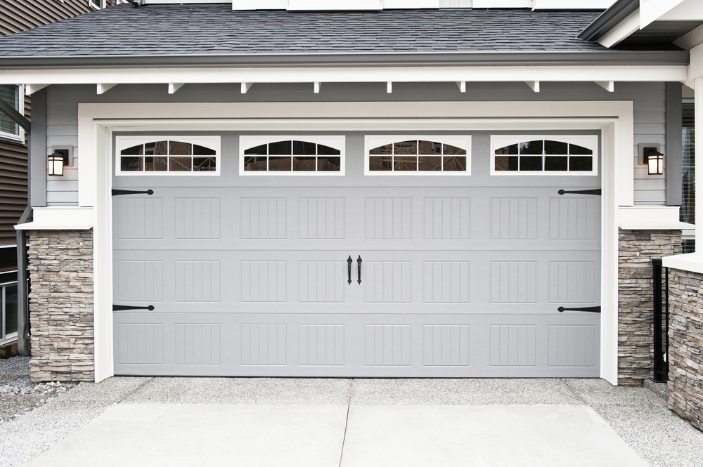 Comprehensive Guide to Selecting the Ideal Garage Door for Your Home
