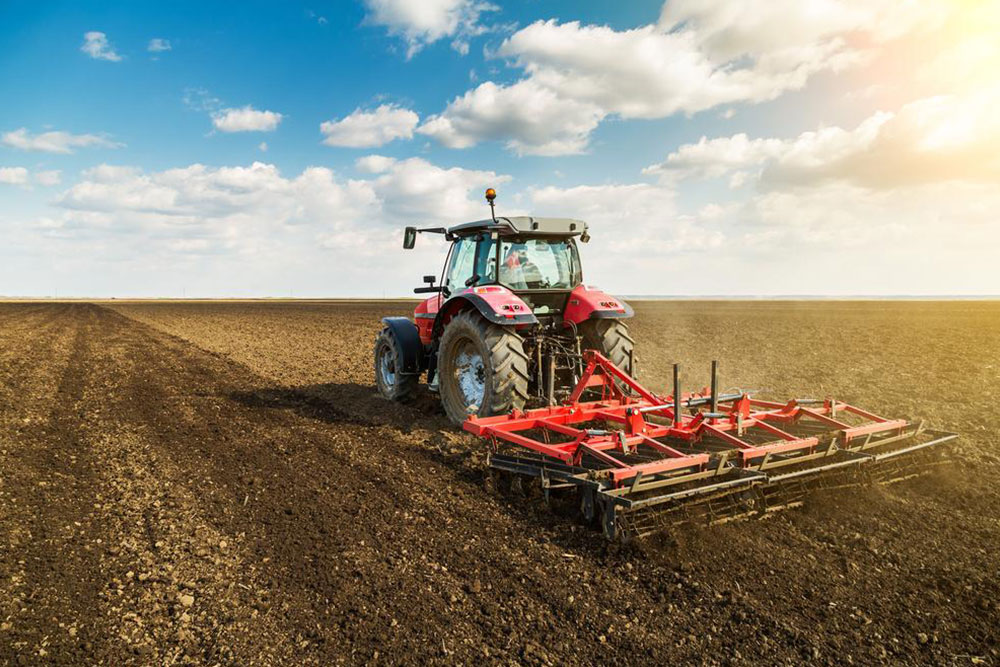 Guide to Selecting the Ideal Compact Tractor