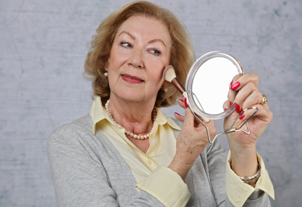 The Best Foundations for Mature Skin: Achieving a Youthful, Flawless Complexion