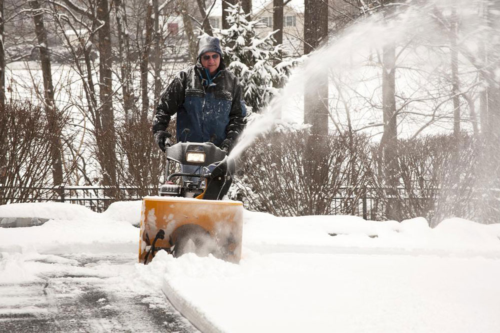 Top Compact Snow Blowers for Winter Clearing