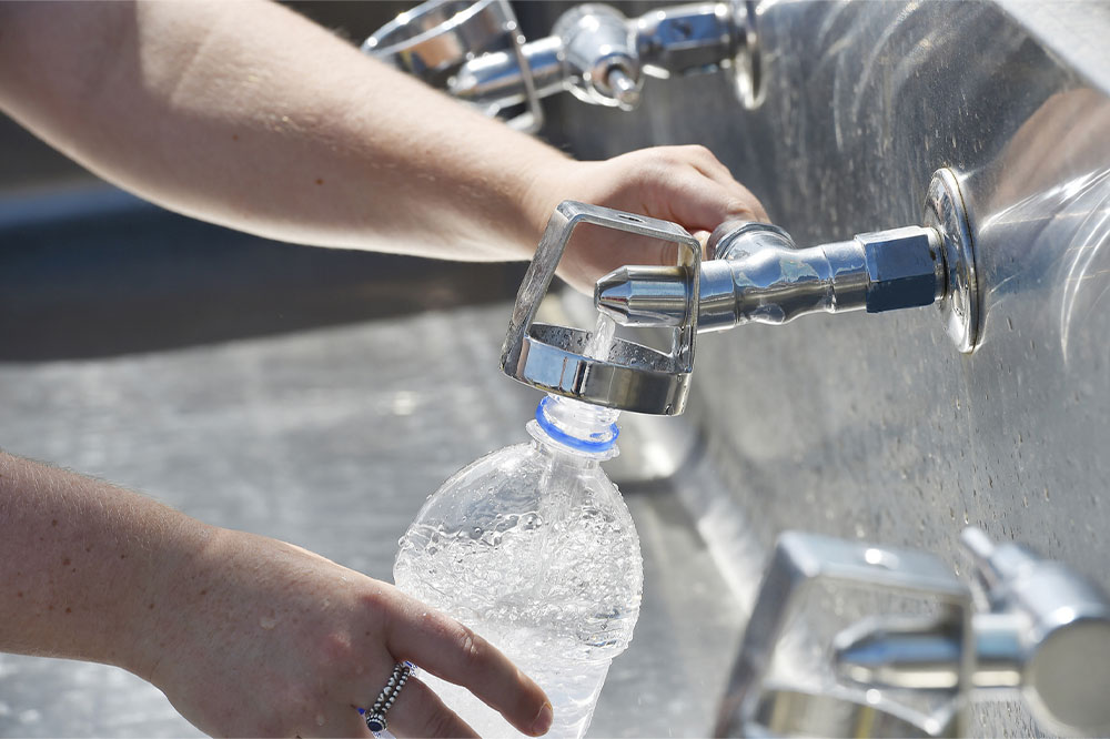Choosing Between Bottle Water and Tap Water: Which Is Safer and More Sustainable?