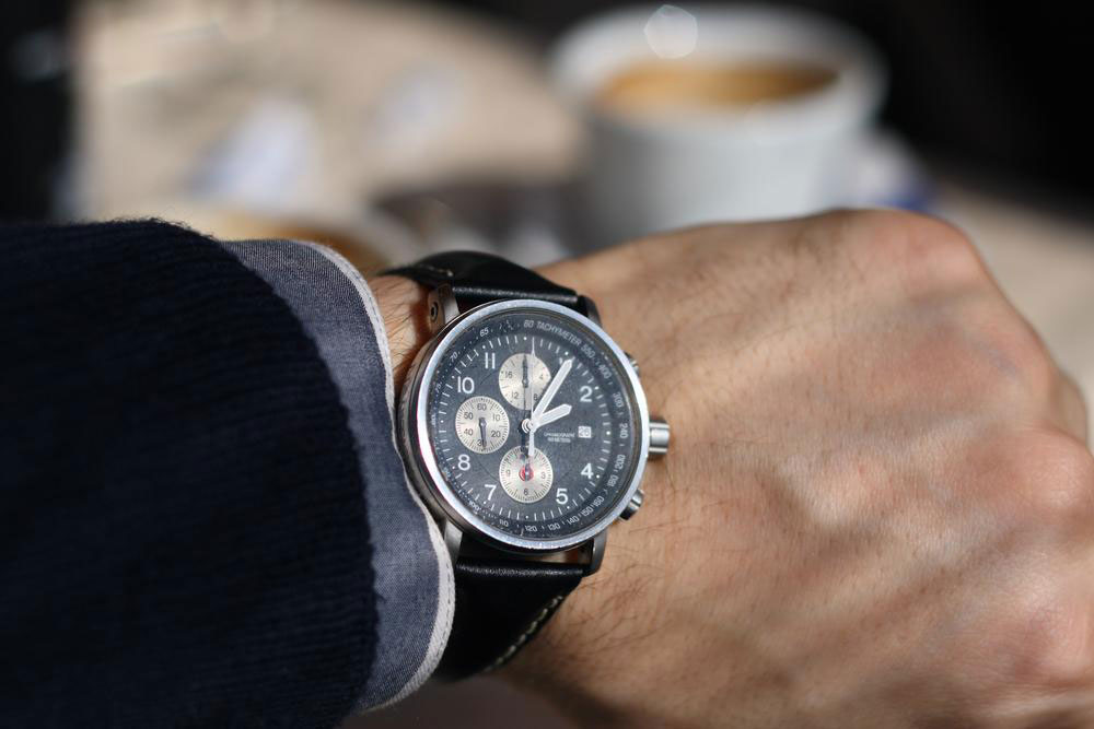 How to Differentiate Authentic Rolex Watches from Counterfeits