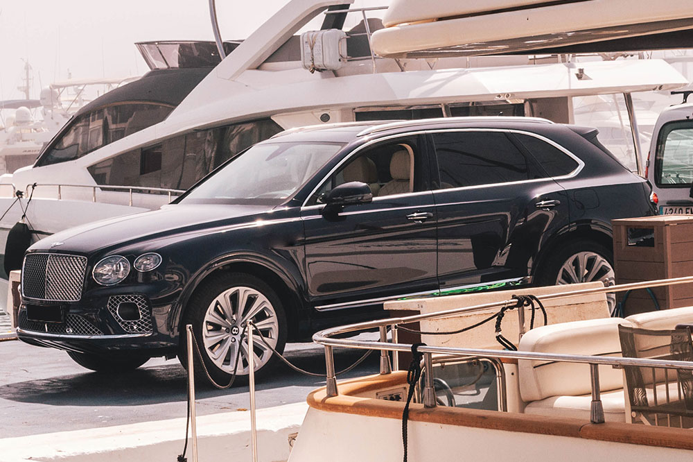 A Complete Guide to the Bentley Bentayga Hybrid